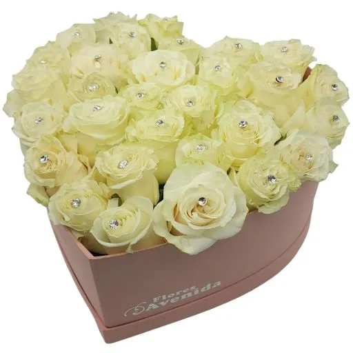 Caja corazon con rosas blancas y brillantes xl